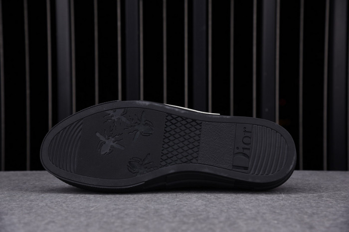 b23 oblique low-top sneaker