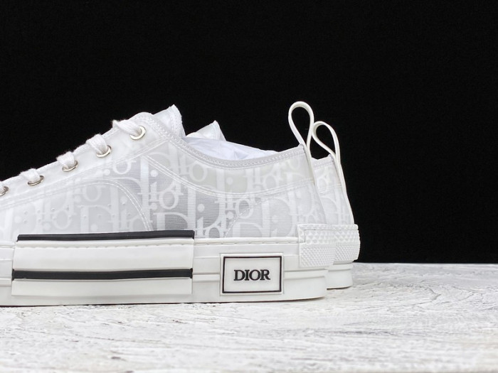 b23 oblique low-top sneaker