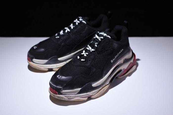 balen 17fw triple s trainer black/ red 483513 w06e1 1000