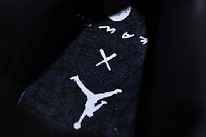 air jordan 4 retro kaws black 930155-001