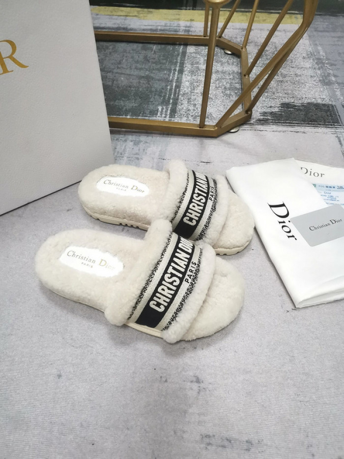 d1or sandals
