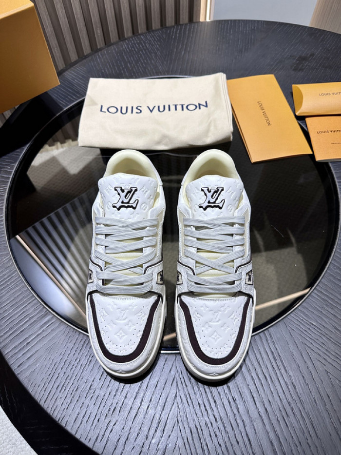 l&v trainer 01