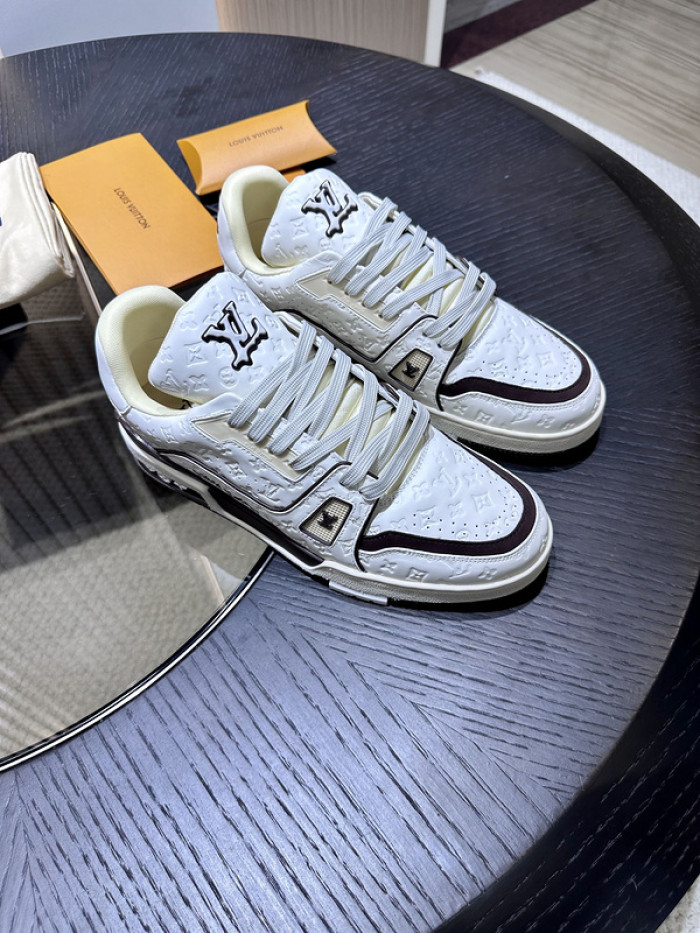 l&v trainer 01