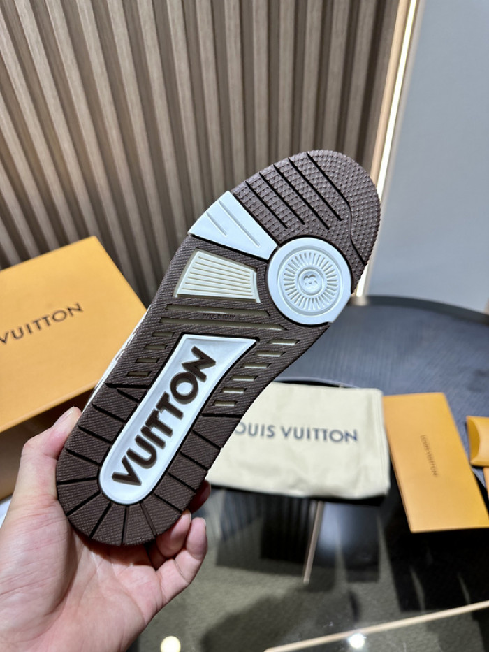 l&v trainer 01