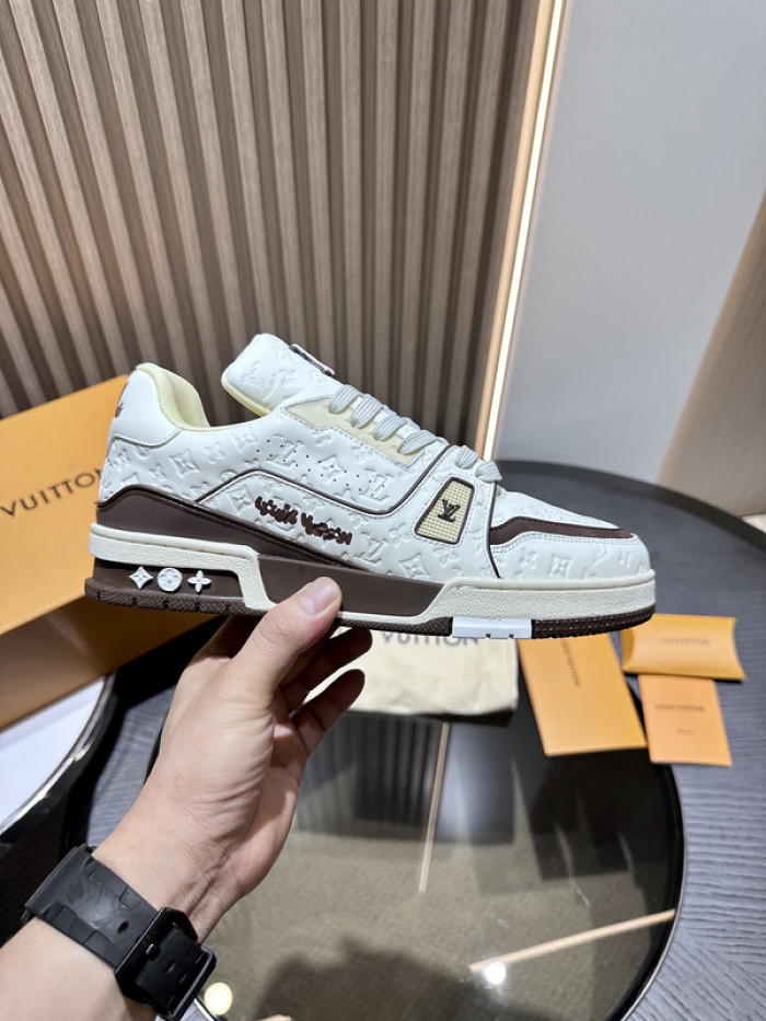 l&v trainer 01