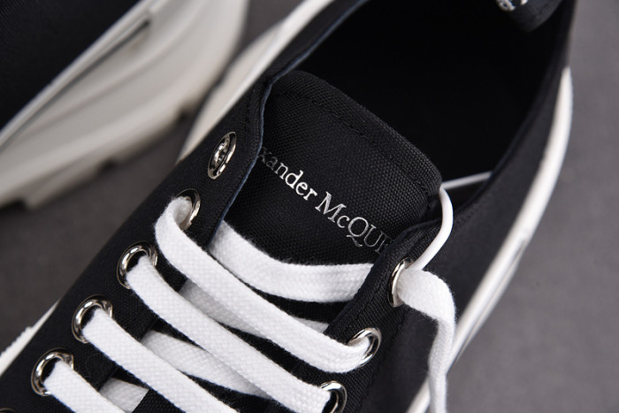 alexander mcqueen tread slick lace up boot black white