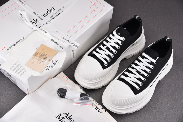 alexander mcqueen tread slick lace up boot black white