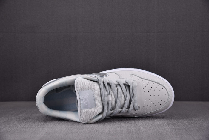 nike sb dunk low white lobster