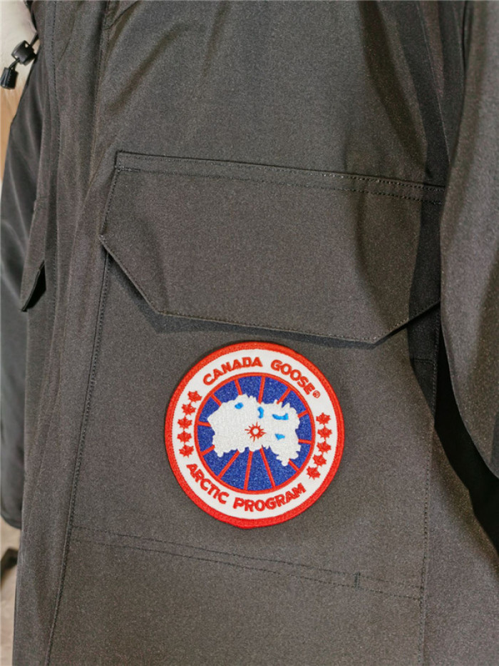 Can*a Go*e down jacket