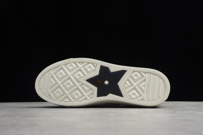 b23 oblique low-top sneaker