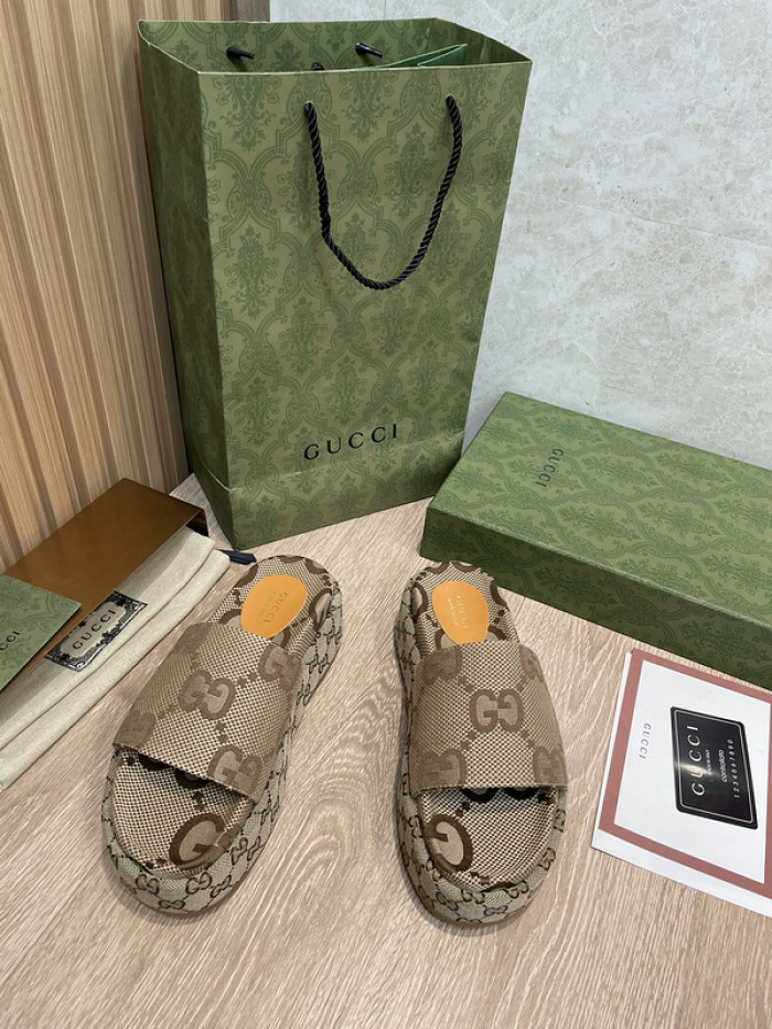 guc*i slide sandal