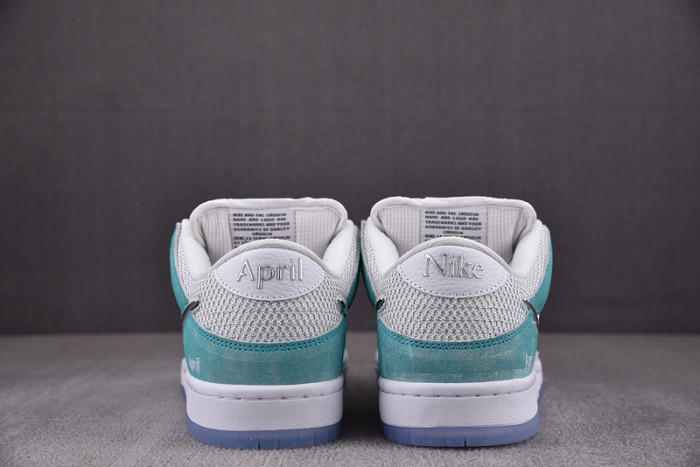 nike sb dunk low april skateboards