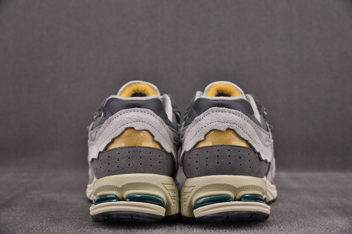 new balance 2002r protection pack rain cloud