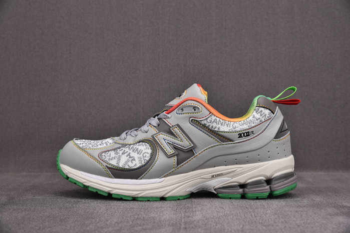 new balance 2002r