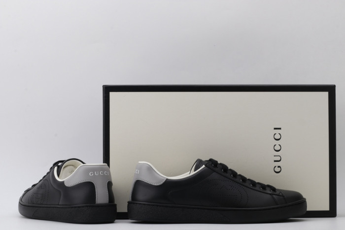 G*u*i sneaker g1000040