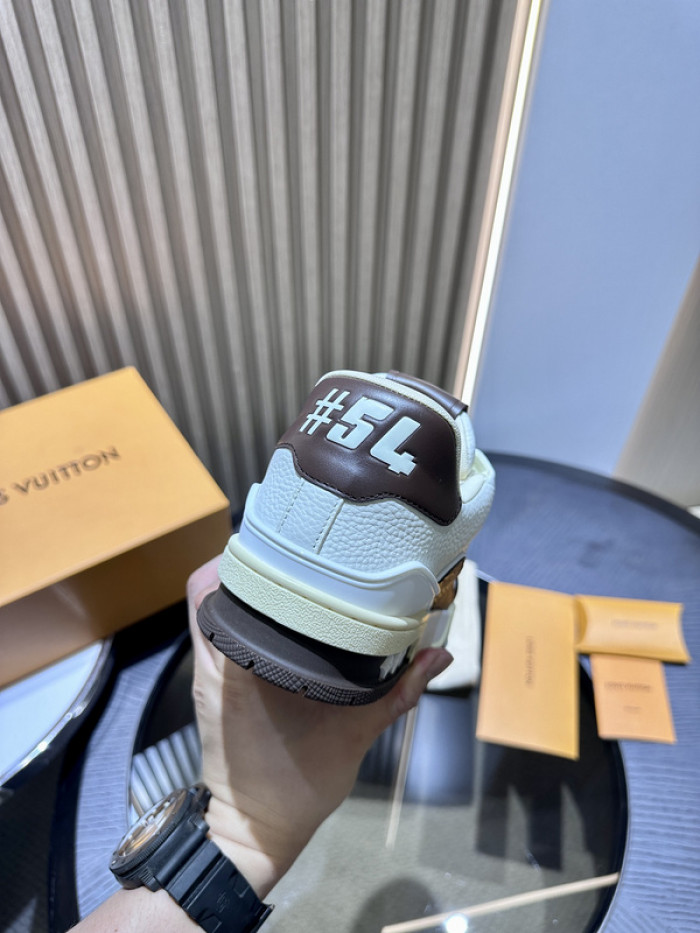 l&v trainer 02