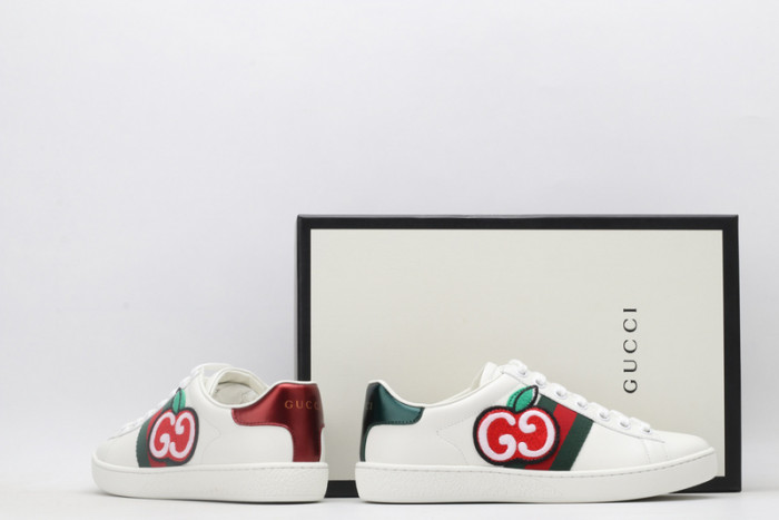 G*u*i sneaker g1000050