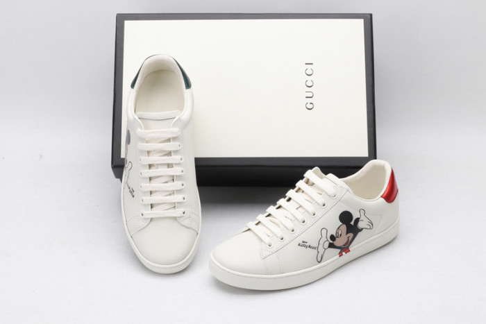G*u*i sneaker g1000026