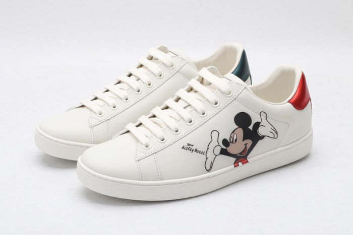 G*u*i sneaker g1000026