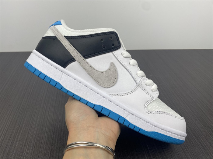 nike sb dunk low laser blue - bq6817-101