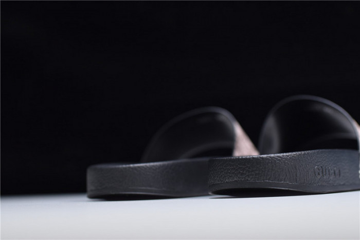 gucc1 sandals