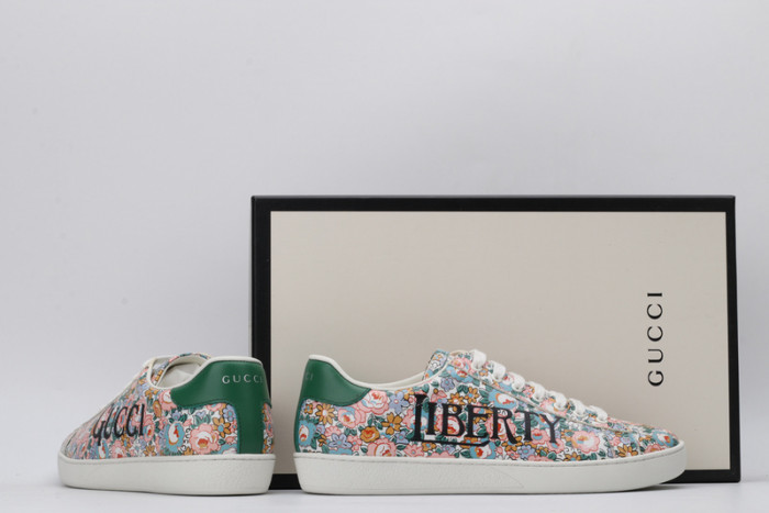 G*u*i sneaker g1000024