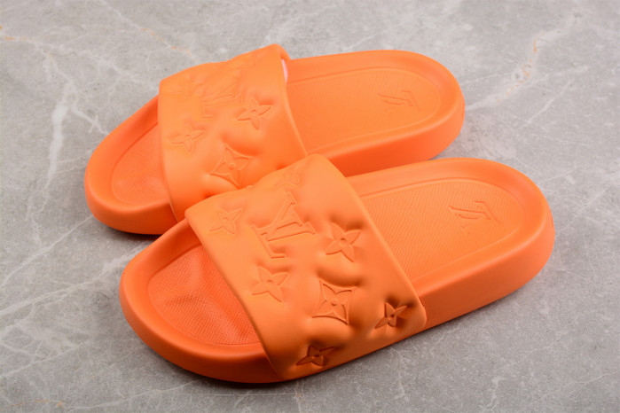 loui v sandals
