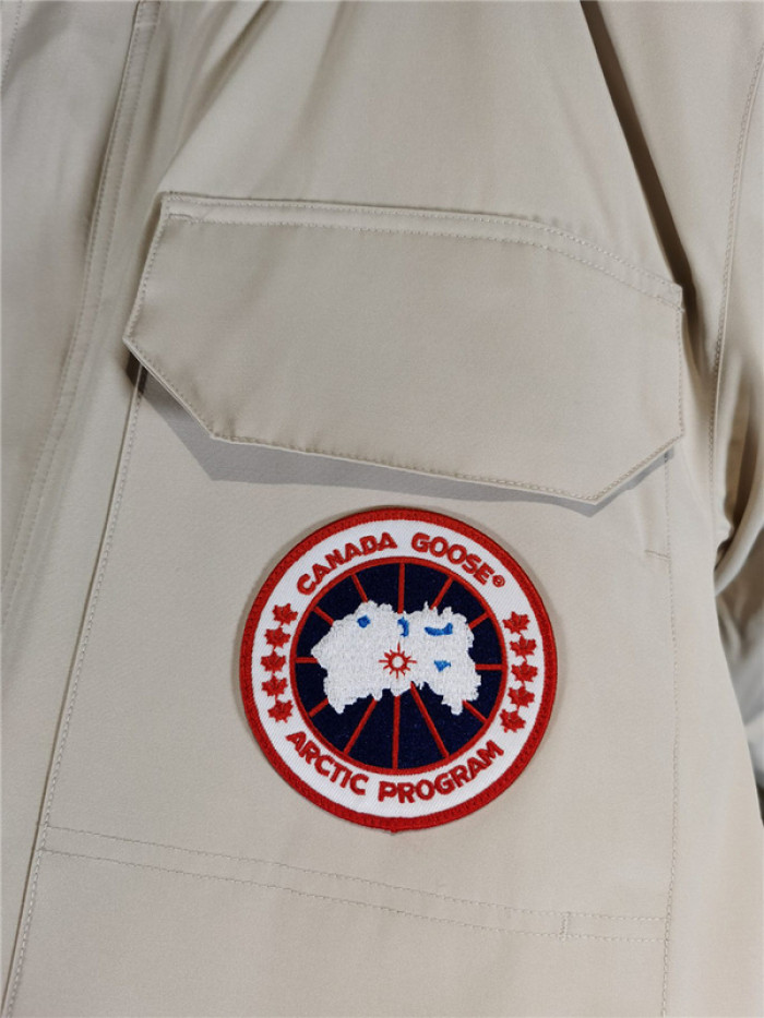 Can*a Go*e down jacket