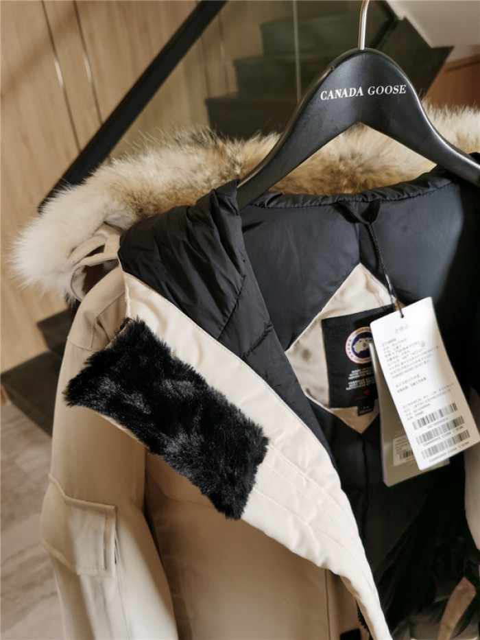 Can*a Go*e down jacket