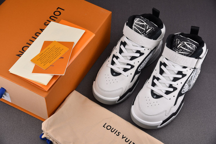 lou1s V*t*n trainer top