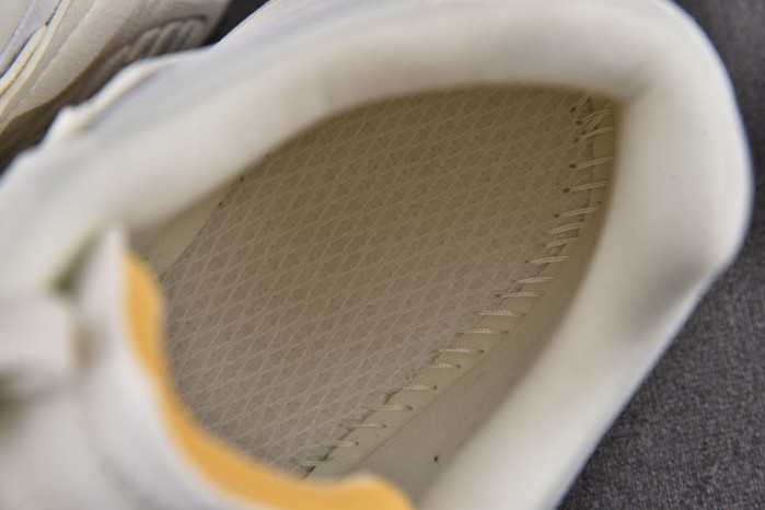 new balance 2002r“refined future
