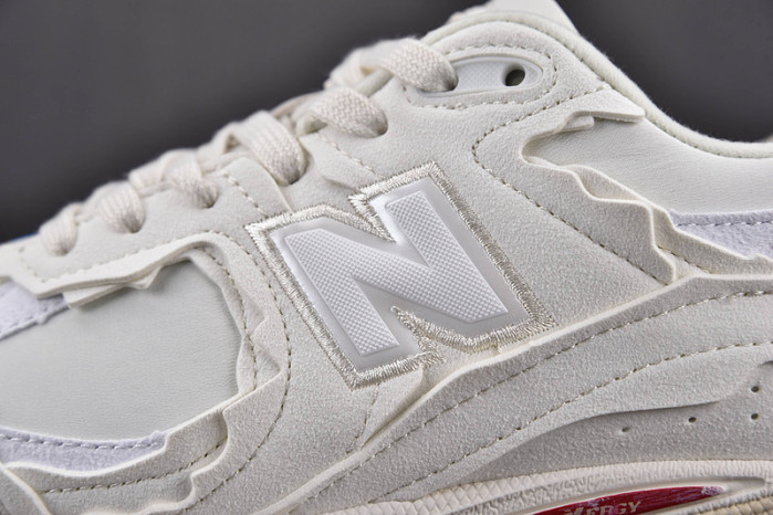 new balance 2002r“refined future