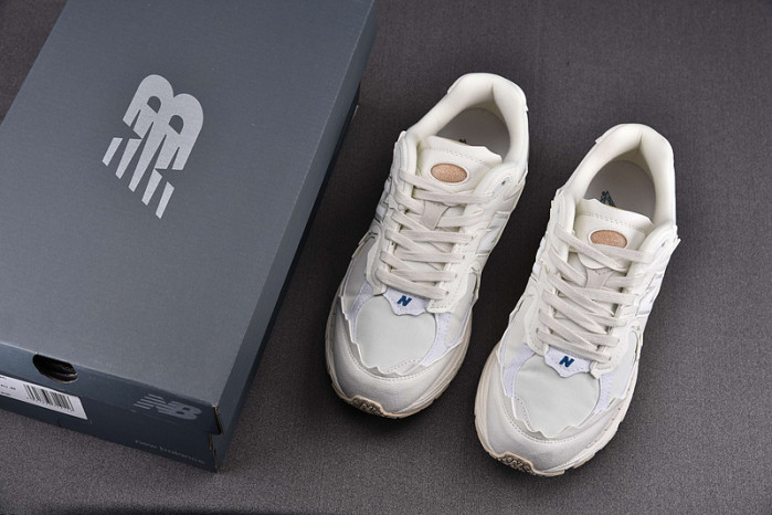 new balance 2002r“refined future