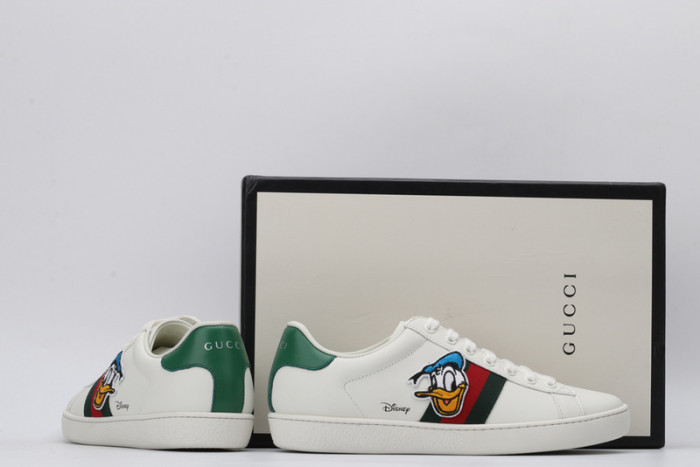 G*u*i sneaker g1000025