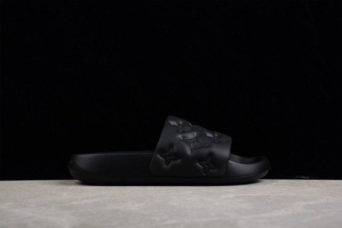 loui v sandals