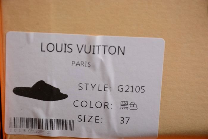 loui v sandals