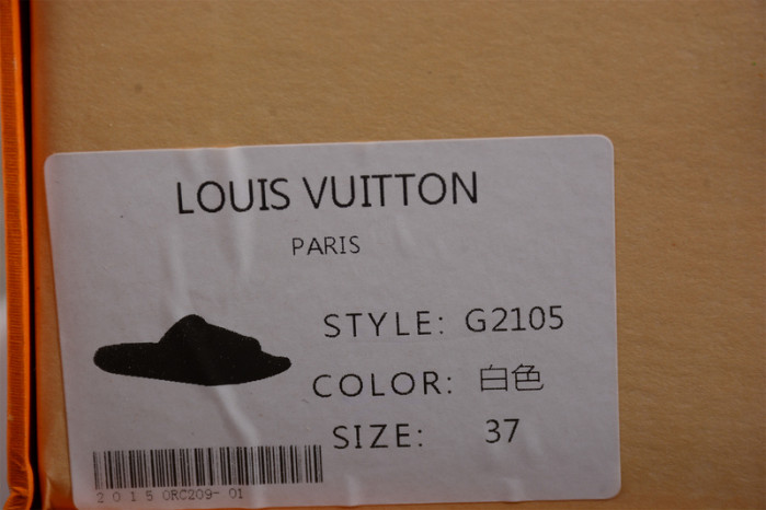 loui v sandals
