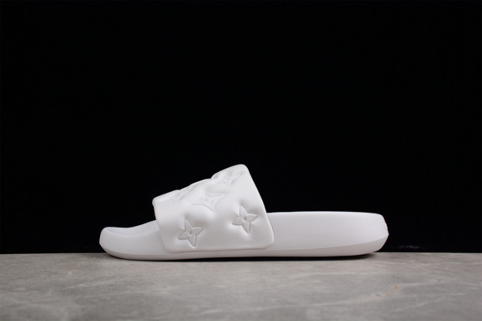 loui v sandals