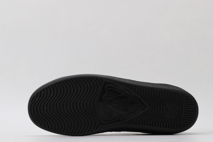 G*u*i sneaker g1000022