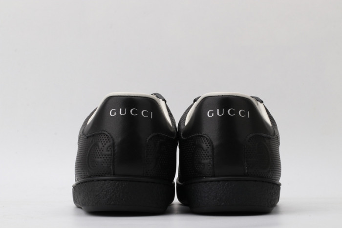 G*u*i sneaker g1000022